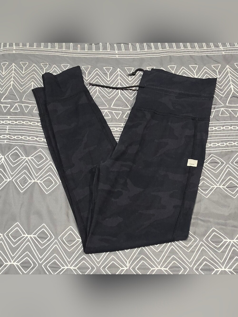 Vuori Women's Daily Leggings In Camo Size Medium